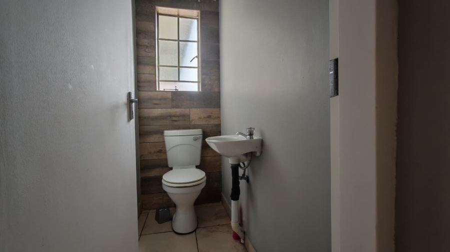 To Let 3 Bedroom Property for Rent in Waterval East North West